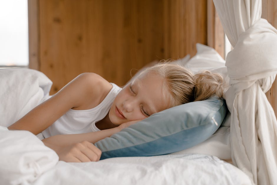Illustration of a child sleeping longer than usual.